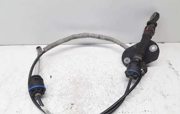 Volvo S40 Gear shift cable linkage 30711732
