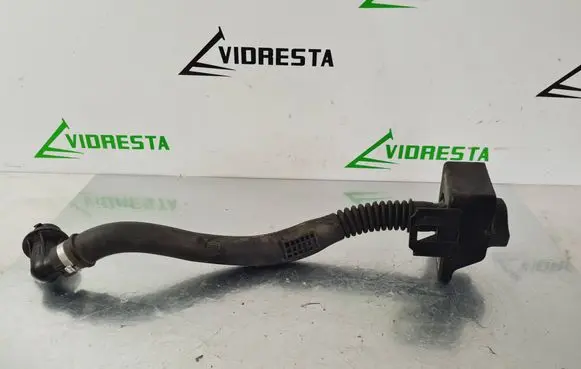 Mercedes-Benz Vito Viano W447 Oil fill pipe A6510102715