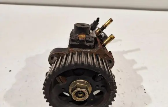 Fiat Croma Fuel injection high pressure pump 0445010130