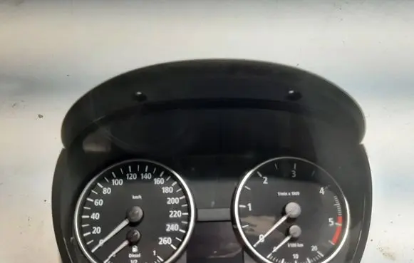 Speedometer (instrument cluster)