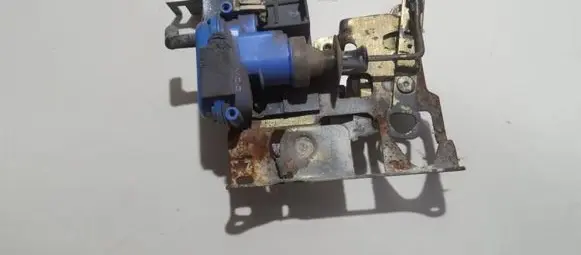 Volkswagen Caddy Central locking vacuum pump gk9827099