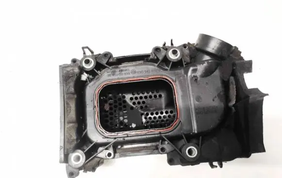 Volkswagen Tiguan Intake resonator 03C145650B