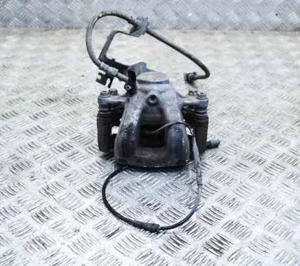 BMW i3 Front brake caliper 45231B