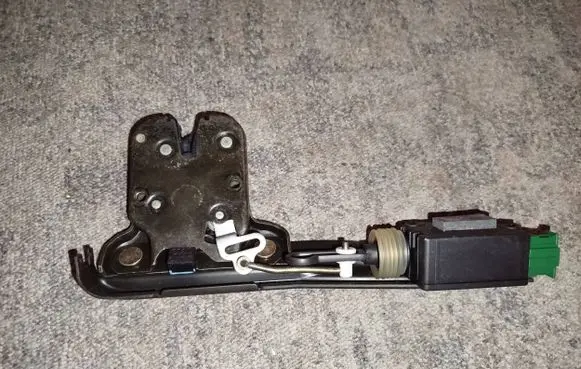 Audi TT Mk1 Tailgate/trunk/boot lock/catch/latch 8N0827505C 53331 020541030