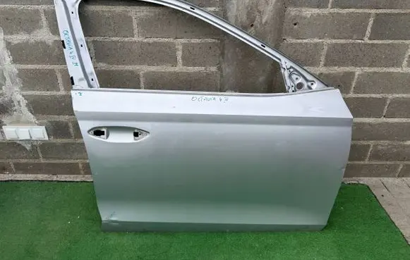 Skoda Octavia Mk4 Front door 