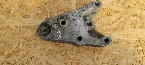 Skoda Fabia Mk1 (6Y) Engine mounting bracket 6Q0199185M