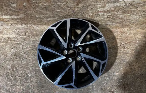 Toyota Yaris XP210 R16 alloy rim B01622