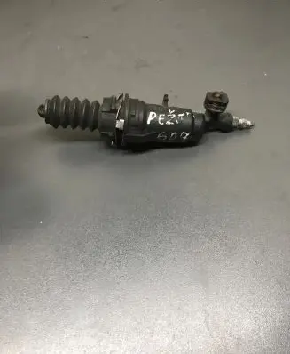 Peugeot 607 Clutch master cylinder