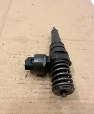 Volkswagen Sharan Fuel injector 038130073ak
