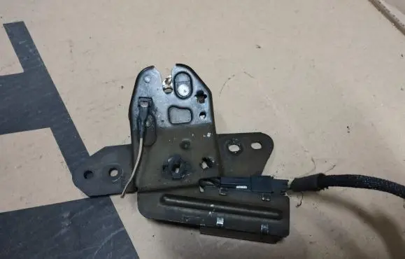 Chrysler Neon II Tailgate/trunk/boot lock/catch/latch