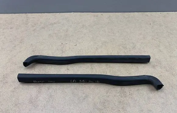BMW 3 E90 E91 Engine compartment rubber 51237159608 7159608 51767159607