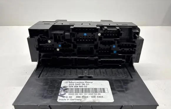 Mercedes-Benz C W203 Fuse module 2035453601