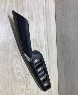 Nissan Juke II F16 Front door window switch trim 809616pa0a
