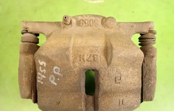 Nissan X-Trail T31 Front brake caliper