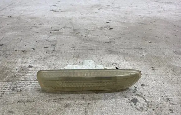 BMW 3 E46 Front fender indicator light 2228592 105013 63132228592