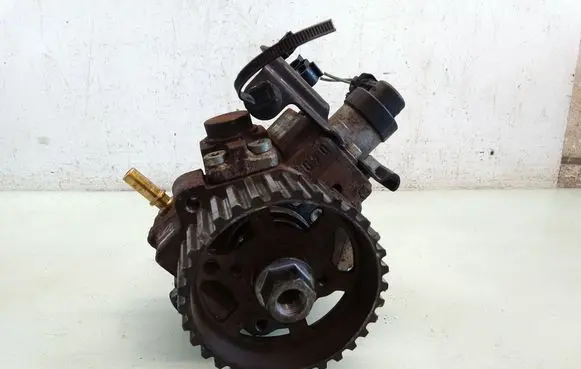 Peugeot 307 Fuel injection high pressure pump 0445010102