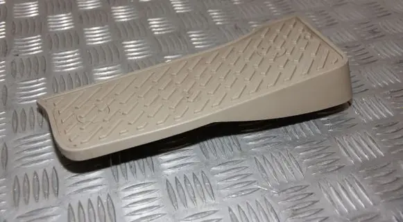 Toyota Land Cruiser (J120) Foot rest pad/dead pedal 6793360010