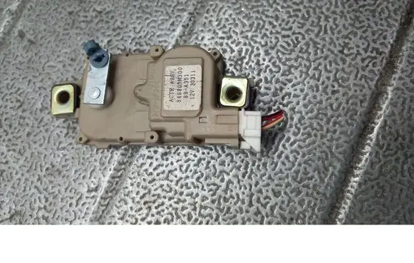 Nissan Almera Tino Holder (bracket) 