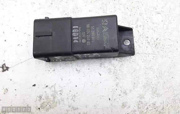 Peugeot 208 Glow plug pre-heat relay