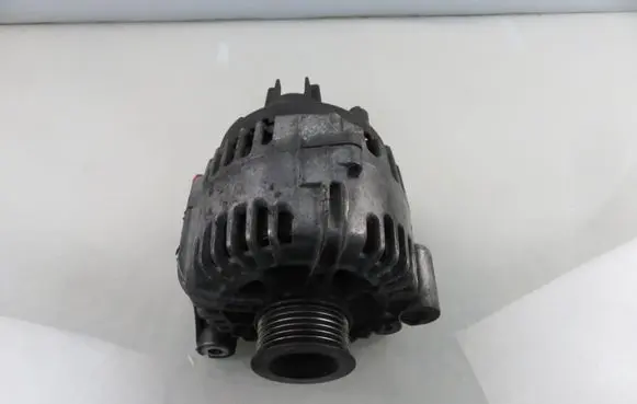 BMW 3 E46 Generator/alternator 7789980