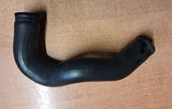 Mercedes-Benz S W126 Engine coolant pipe/hose 1265016082