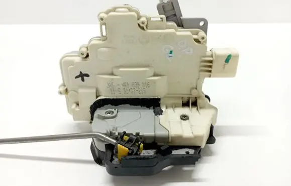 Audi A8 S8 D3 4E Rear door lock 4F0839016