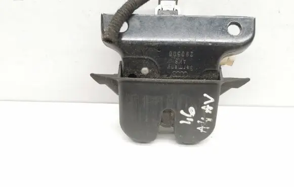 Audi A4 S4 B5 8D Tailgate/trunk/boot lock/catch/latch 8D9827520A