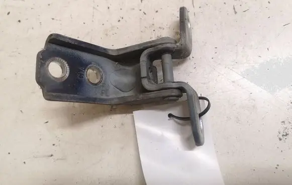 Hyundai Santa Fe Front door upper hinge