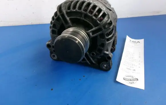 Volkswagen Golf V Generator/alternator 06F903023F