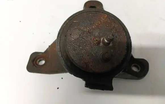 Subaru B9 Tribeca Engine mount bracket 