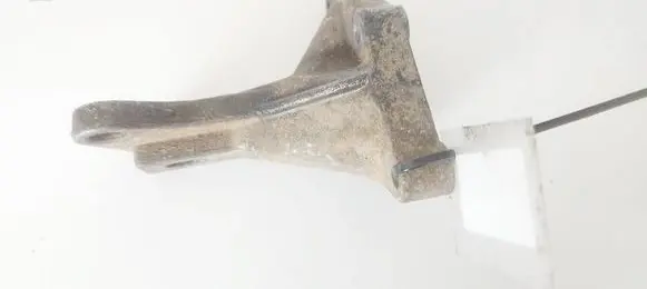 Volkswagen PASSAT B4 Engine mounting bracket 357199353A