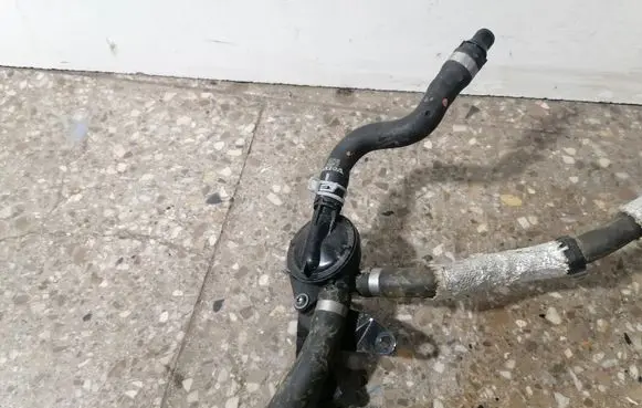 Volvo XC90 Engine coolant pipe/hose 31368325