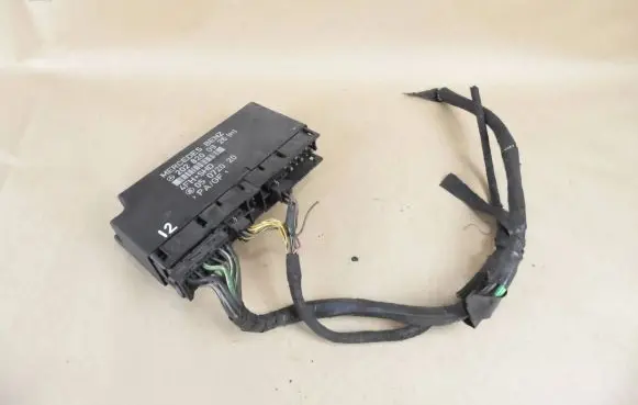 Mercedes-Benz E W124 Comfort/convenience module 2028200926 05072020
