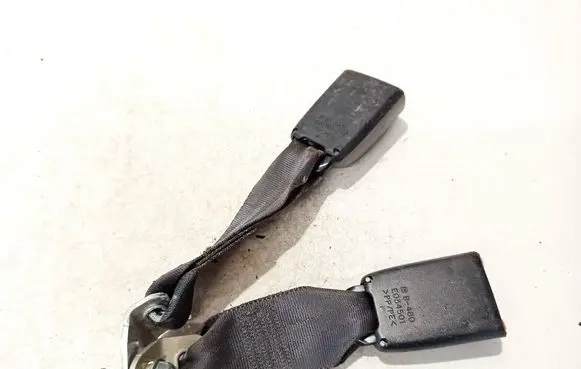 Front seatbelt buckle