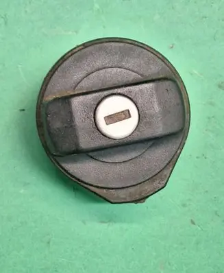 Volkswagen Golf V Fuel tank filler cap 1J0201553