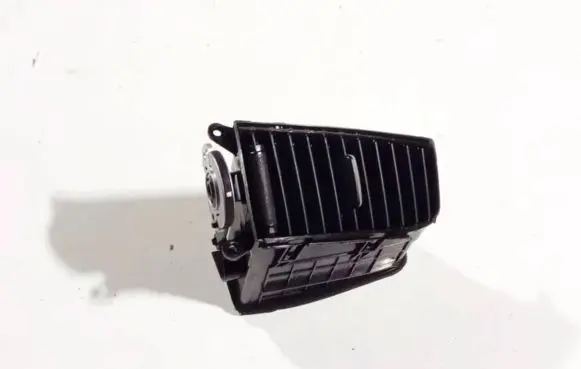 Hyundai Santa Fe Dash center air vent grill 974202b000 97420-2b000