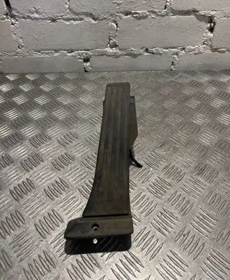BMW 1 E81 E87 Accelerator throttle pedal 6770935