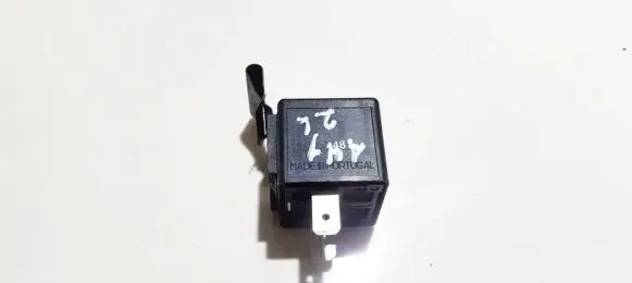 Mercedes-Benz E W210 Other relay 0025421719 v23134-a1061-x290