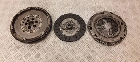 Volkswagen Caddy Dual mass flywheel 3082001409 330000196