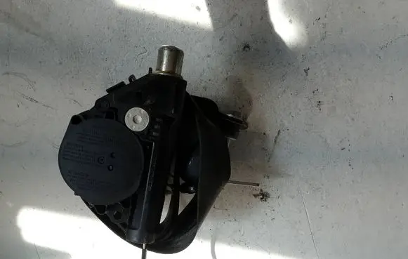 Fiat Panda II Front seatbelt 33021175