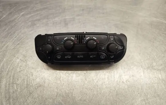Mercedes-Benz C W203 Climate control unit A2098300085 9140010497