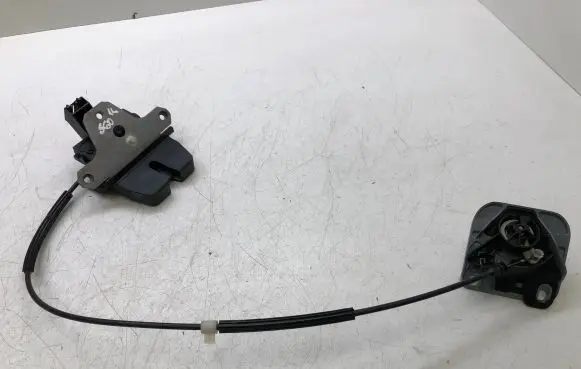 Loading door lock