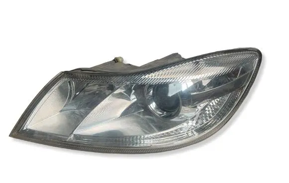 Skoda Octavia Mk2 (1Z) Headlight/headlamp 1EL24705225 24705225000081 00000201
