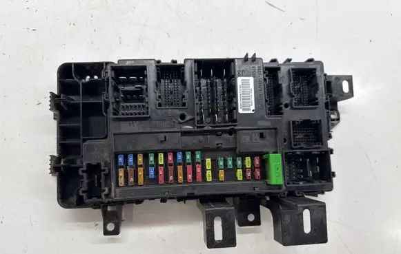 Ford Mustang VI Fuse module FR3T15604 A2C7432871200 16071191700