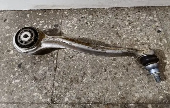 Mercedes-Benz C W205 Front lower control arm/wishbone 20500LI