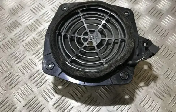 Audi A3 S3 8P Front door speaker 8h0035411a