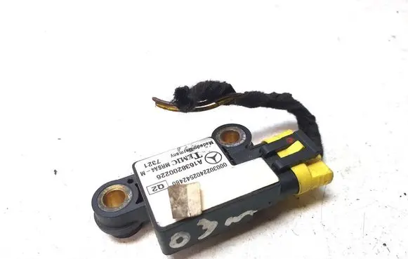 Mercedes-Benz ML W163 Airbag deployment crash/impact sensor A1638200226