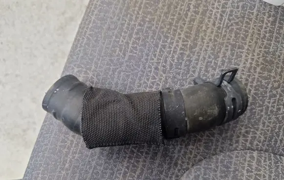 Chevrolet Corvette C8 Air intake hose/pipe 
