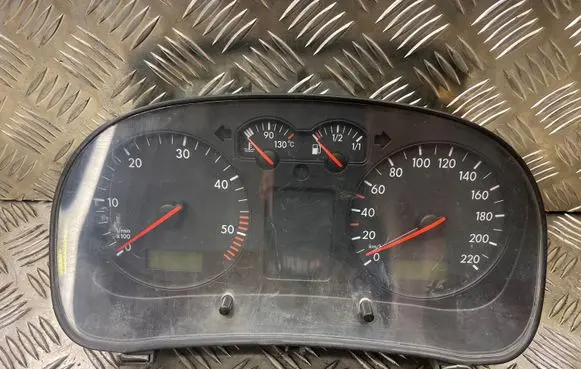 Volkswagen Golf IV Speedometer (instrument cluster) 1J0919860B