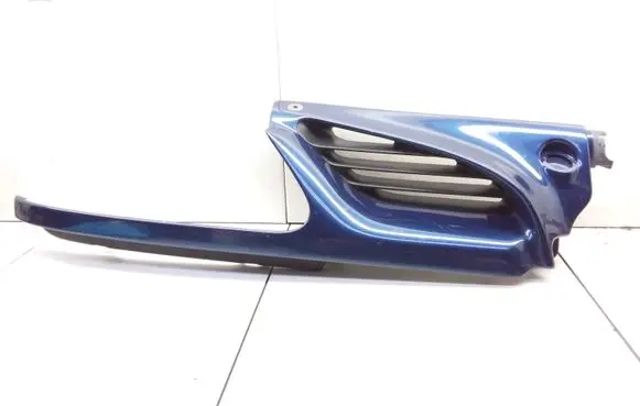 Renault Scenic I Front bumper upper radiator grill 7700834201